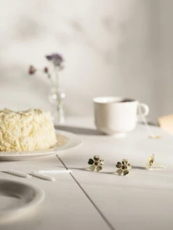 Design House Stockholm Bougeoir Me To You, Laiton -Ménagers Décoration Boutique image3 2751 8800 2752 8800 MeToYouGold Lifestyle